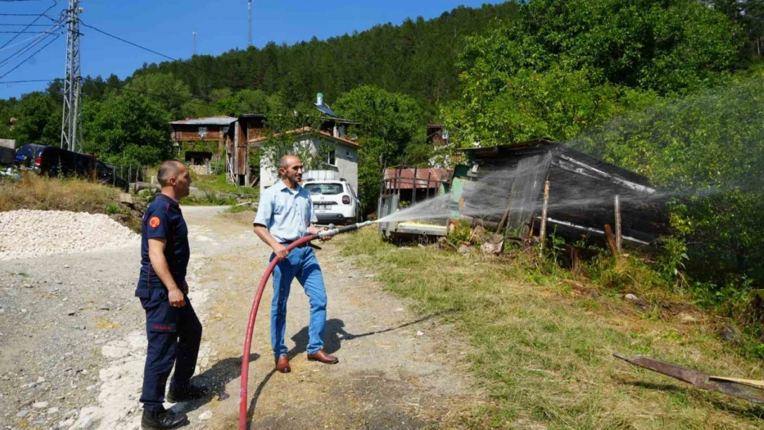 Köy yangınlarının bitmediği Kastamonu'da önemli proje: Köy köy gezip vatandaşları eğitiyorlar