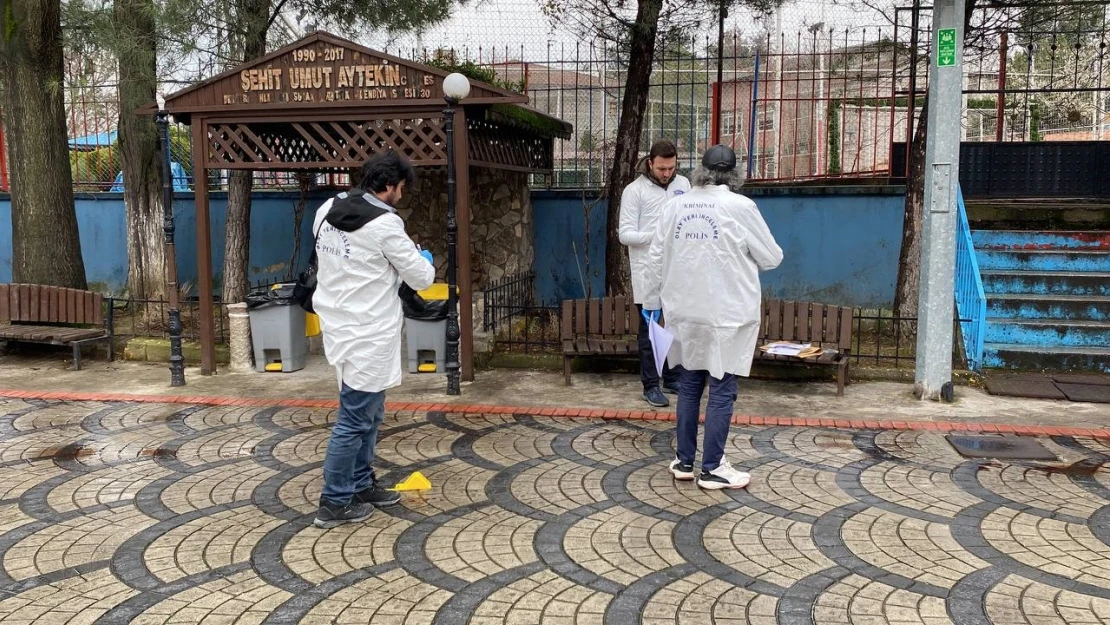 Lise bahçesinde 'Kız arkadaşıma baktın' kavgası: 3 yaralı