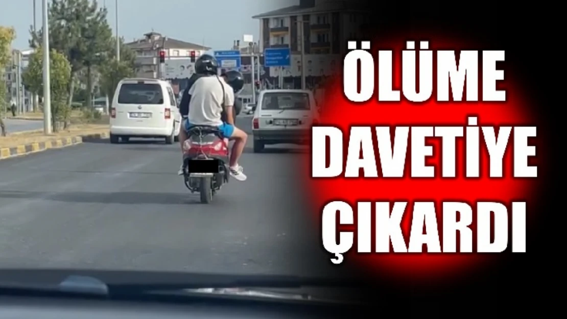 Motosikletin arkasında uyuyakaldı