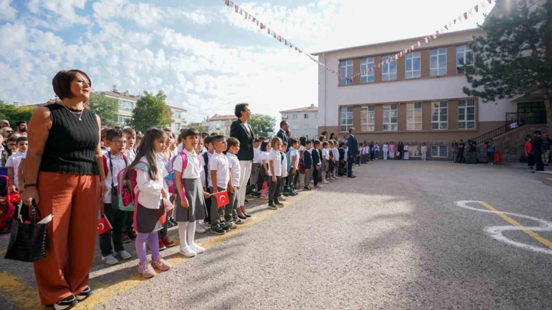 Okula gelen veliler ile ziyaretçilerin kayıtları tutulacak