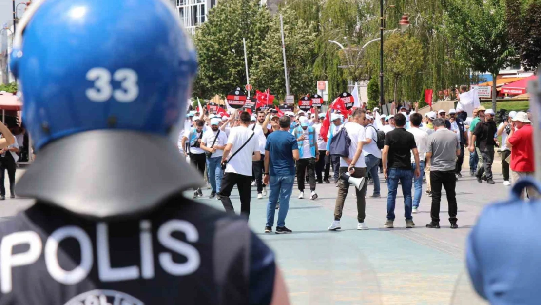 Polis barikat kurarak yürüyüşe izin vermedi: Yalnızca 10 kişi Bolu'dan Ankara'ya yola çıktı