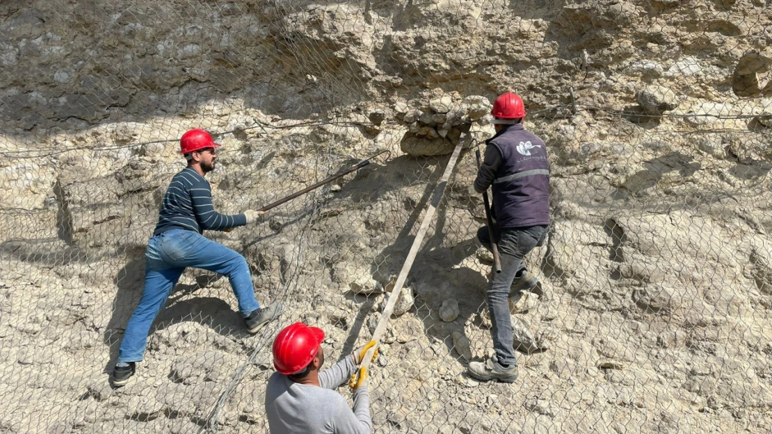 Safranbolu'da kayalıklarda önlem alındı