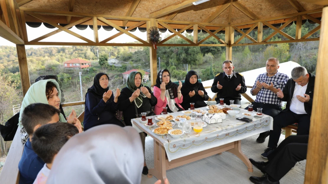 Vali Arslan  şehit ailesini yalnız bırakmadı