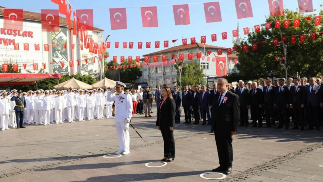 Zafer Bayramı etkinlikleri törenle başladı