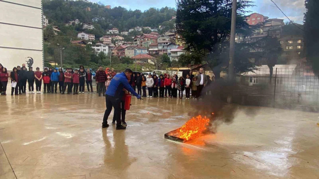 Zonguldak'ta deprem ve yangın tatbikatı gerçekleştirildi