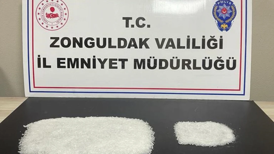 Yarım kilo uyuşturucu ile yakalandılar