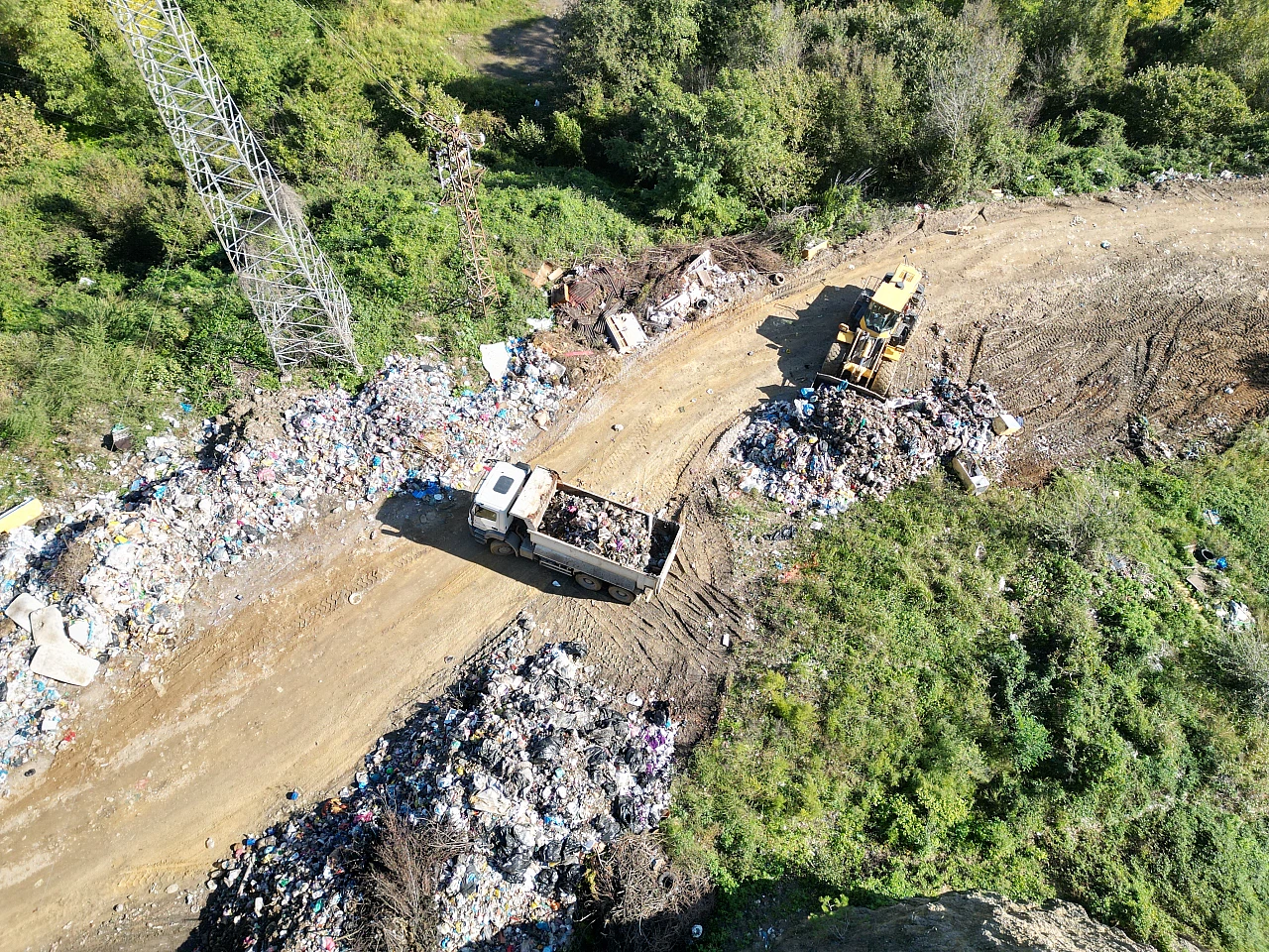 Tartışmalarda temizlikte sürüyor