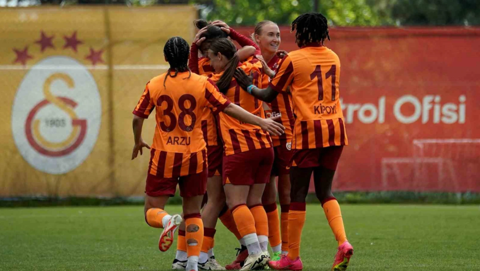 Galatasaray Kadın Futbol Takımı şampiyon oldu