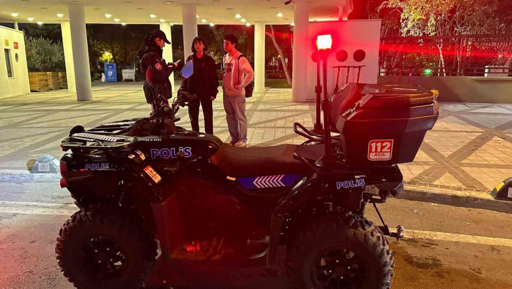 İzmir'de ATV'li polisler yılbaşında iş başında