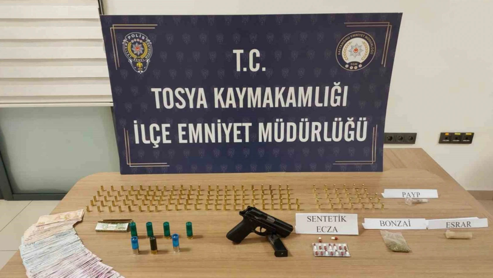 Kastamonu'da uyuşturucu maddeyle yakalanan 3 şahıs gözaltına alındı