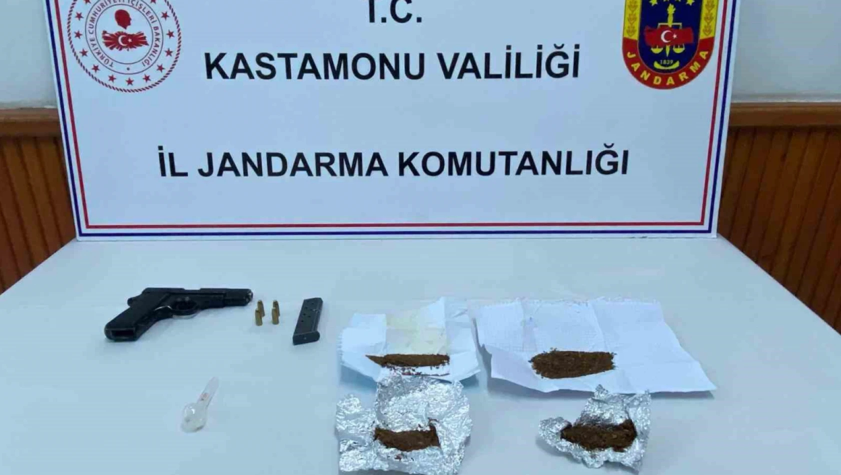 Kastamonu'da uyuşturucuyla yakalanan 3 şahıs tutuklandı