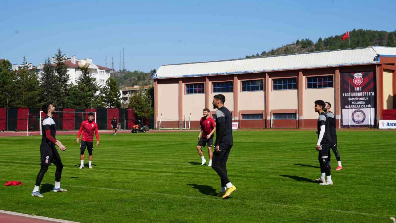 Kastamonuspor Teknik Direktörü Fırat Gül: 'Sadece önümüzdeki maçlara odaklı bir şekilde ilerliyoruz
