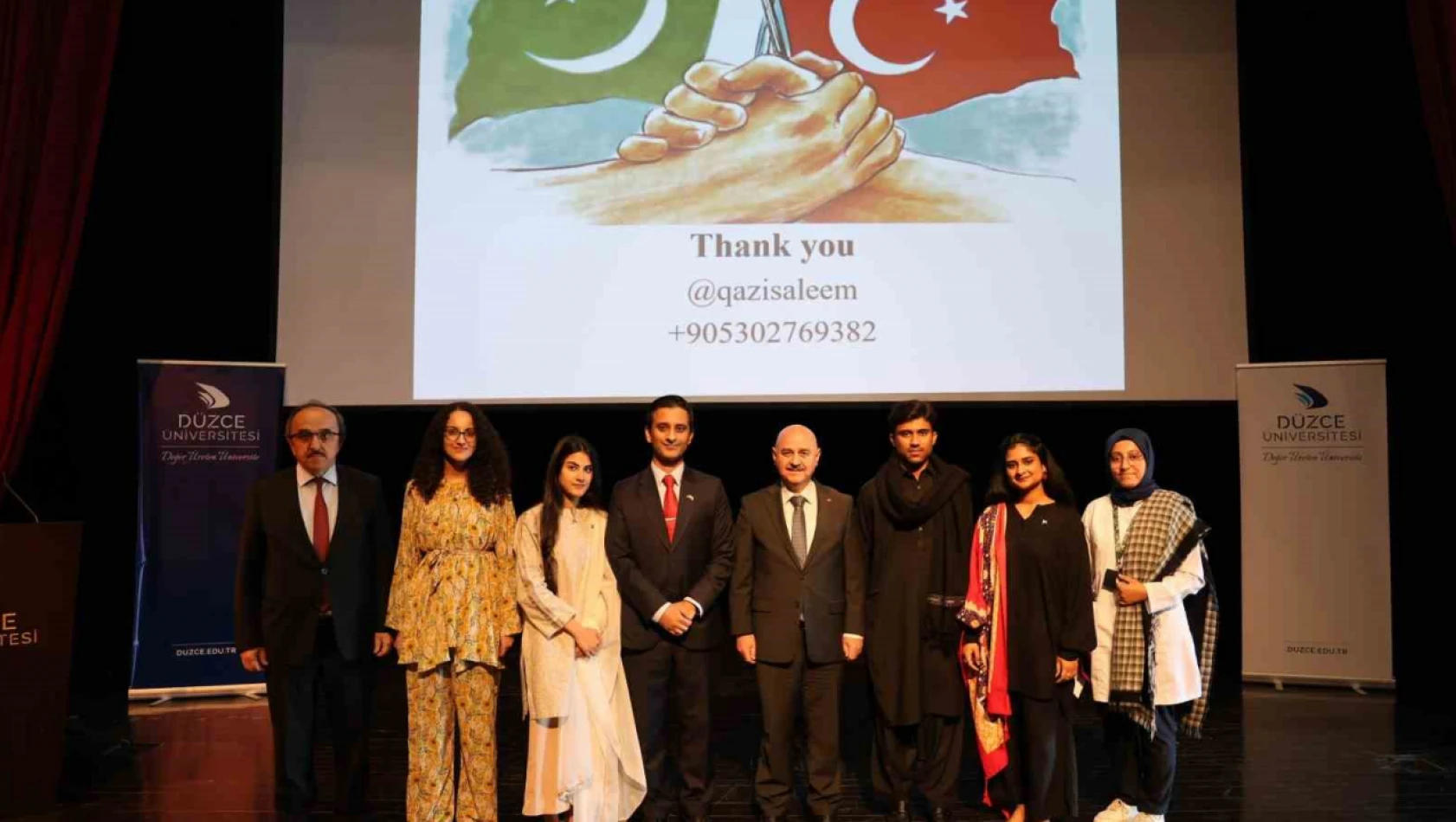 Khan 'Pakistan ve Türkiye bir millet iki devlet'