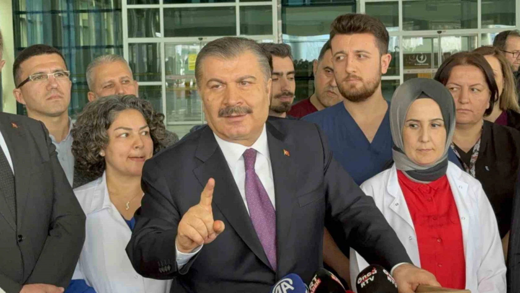 Sağlık Bakanı Koca: 'Randevu alıp gelmeyenlerin sayısı 23 milyon kişi'