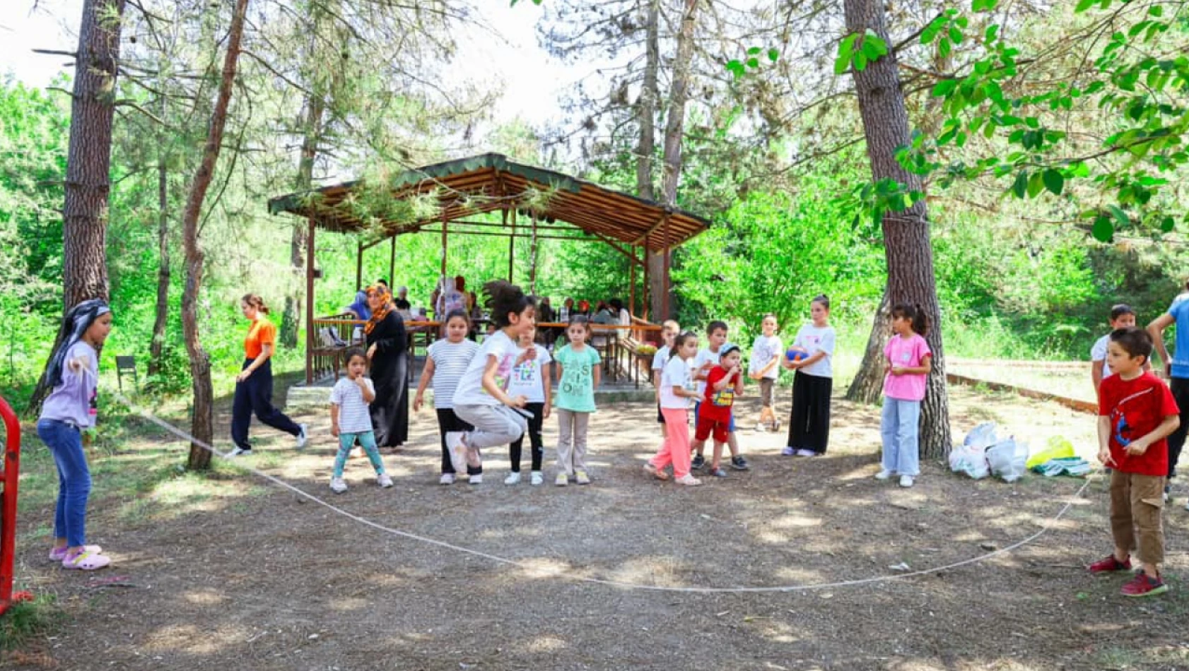 Yaz Kur'an Kursu öğrencilerine piknik etkinliği