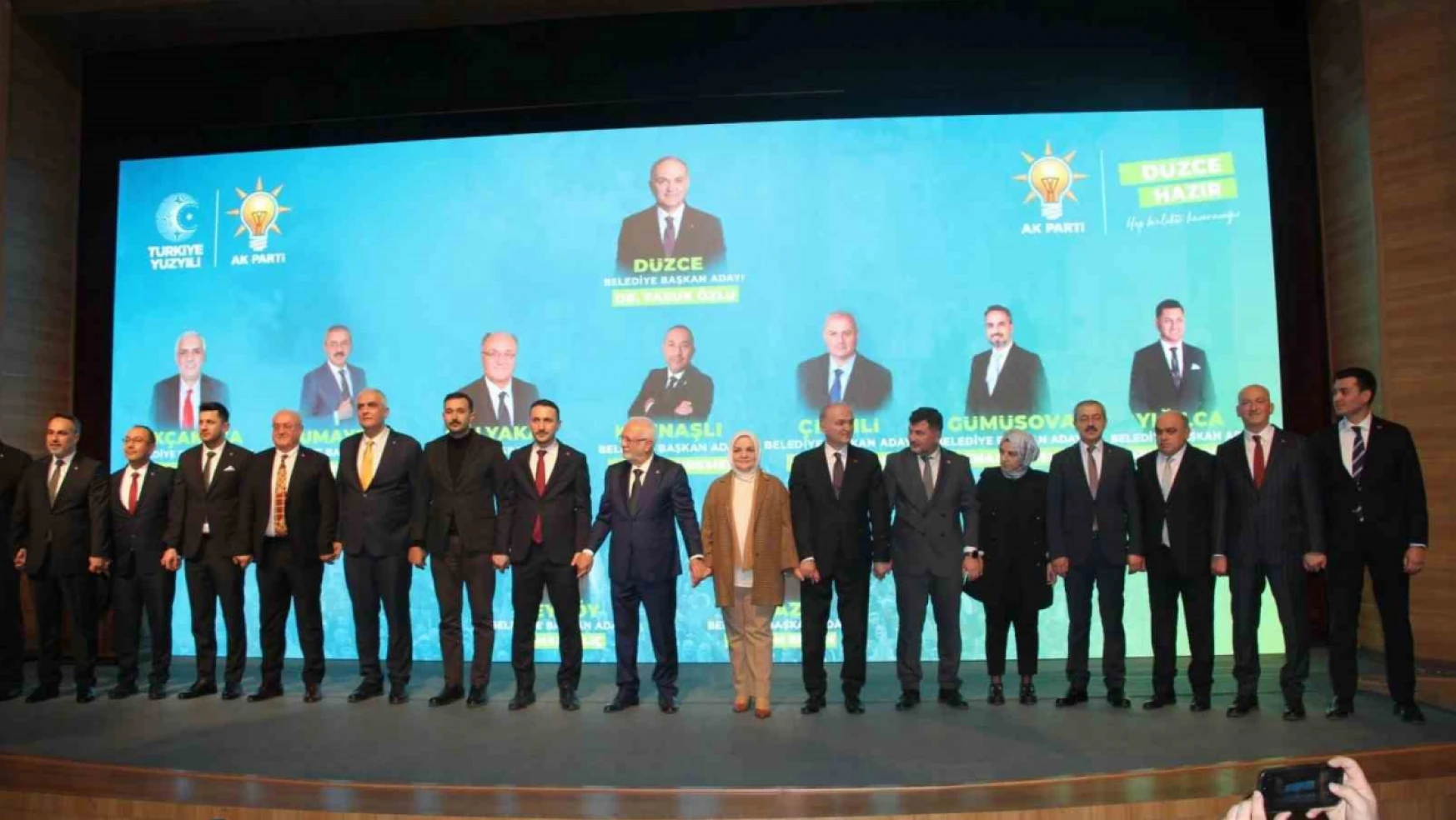 AK Parti'nin Düzce Belediye başkan adayları tanıtıldı