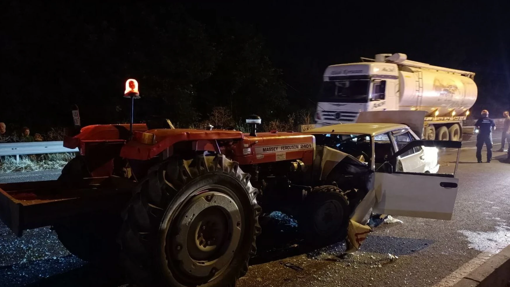 Alkollü traktör sürücüsü ters yönde kaza yaptı