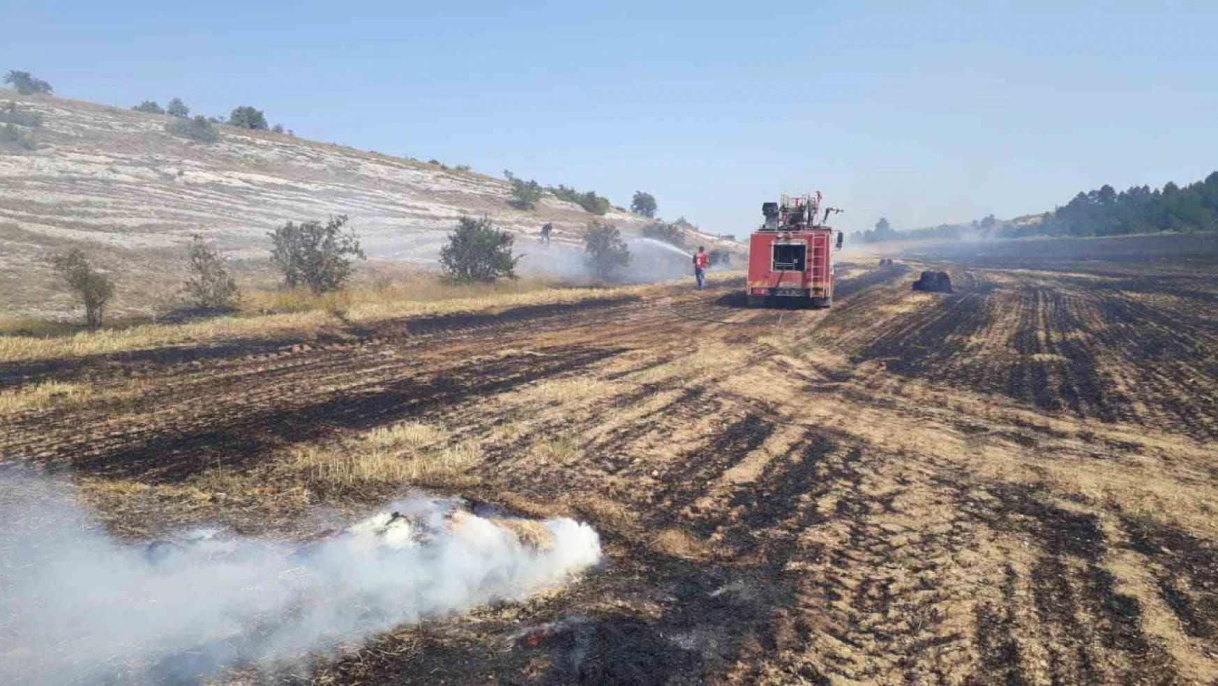 Balya yapımı sırasında çıkan yangın 17 dönüm araziye zarar verdi