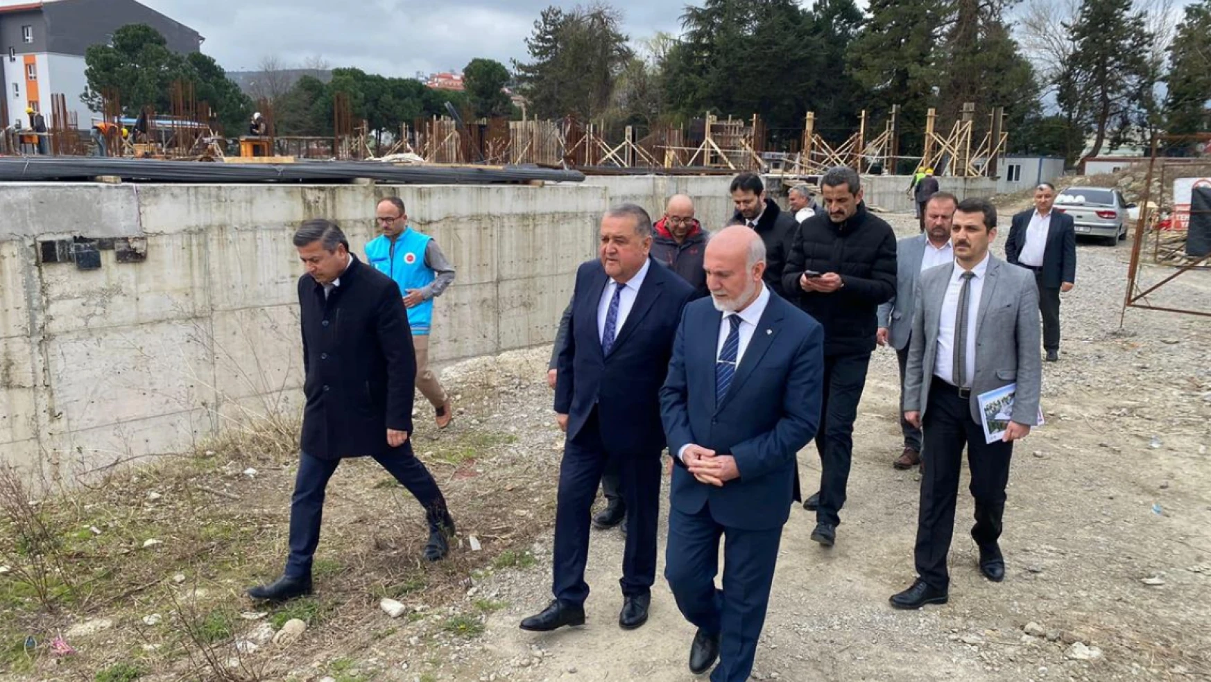 Başkan Fırıncıoğlu Merkez Camii ve Külliye inşaatını inceledi