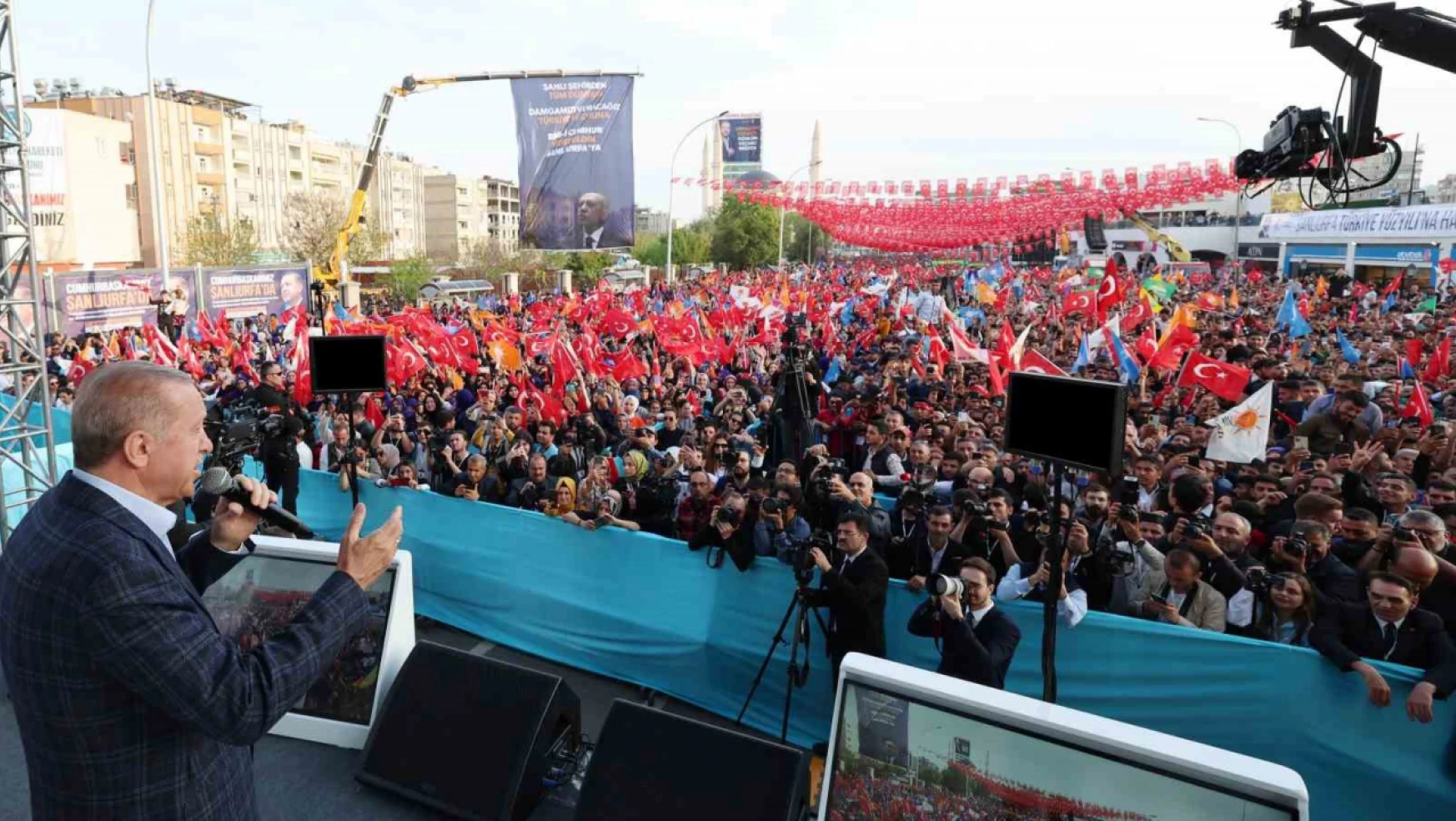 Cumhurbaşkanı Erdoğan: 'Ekonomik sıkıntı ve hayat pahalılığını yine biz çözeceğiz'