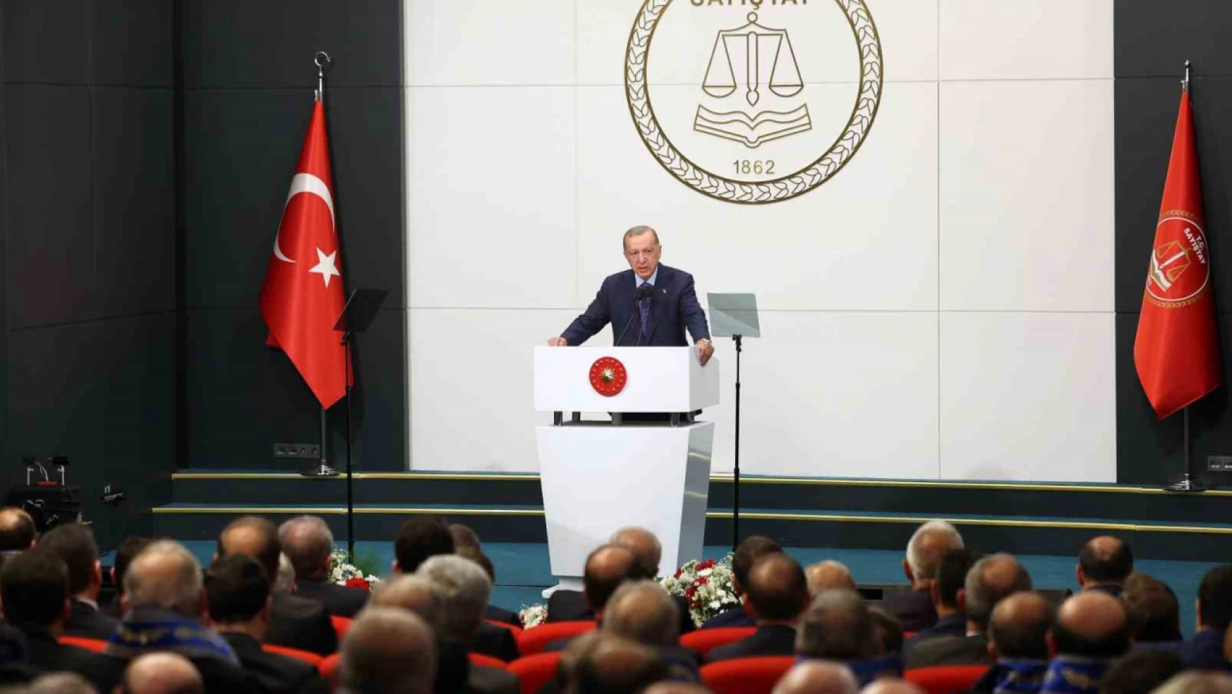 Cumhurbaşkanı Erdoğan: 'Nasıl 21 yıldır milletin emanetine sadakatle sahip çıktıysak İnşallah bundan sonra da bu emanete gölge düşürmeyeceğiz'