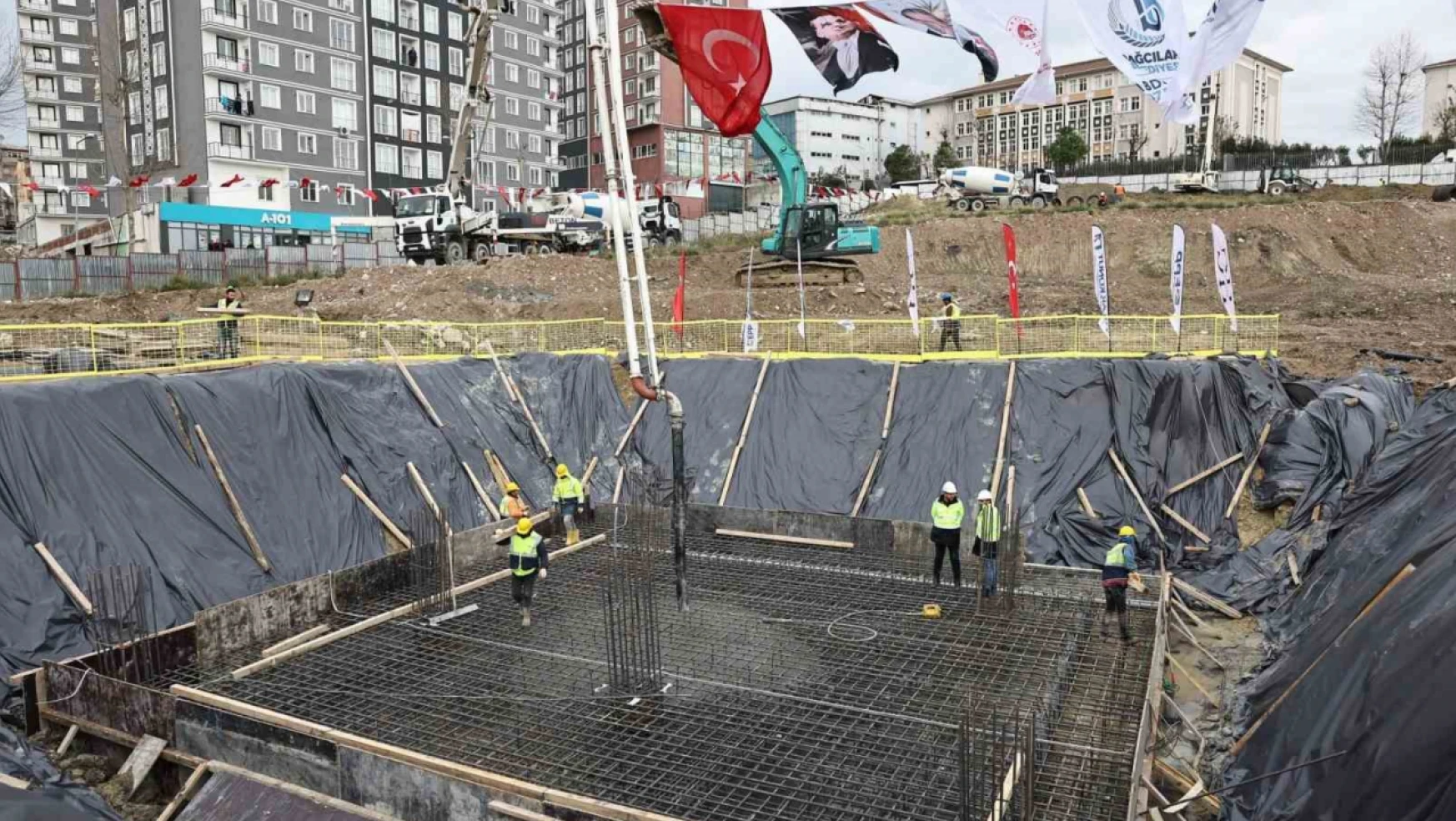 Cumhurbaşkanı Erdoğan'ın katıldığı canlı yayınla Bağcılar'da Asburçaklar Sitesi'nin temeli atıldı