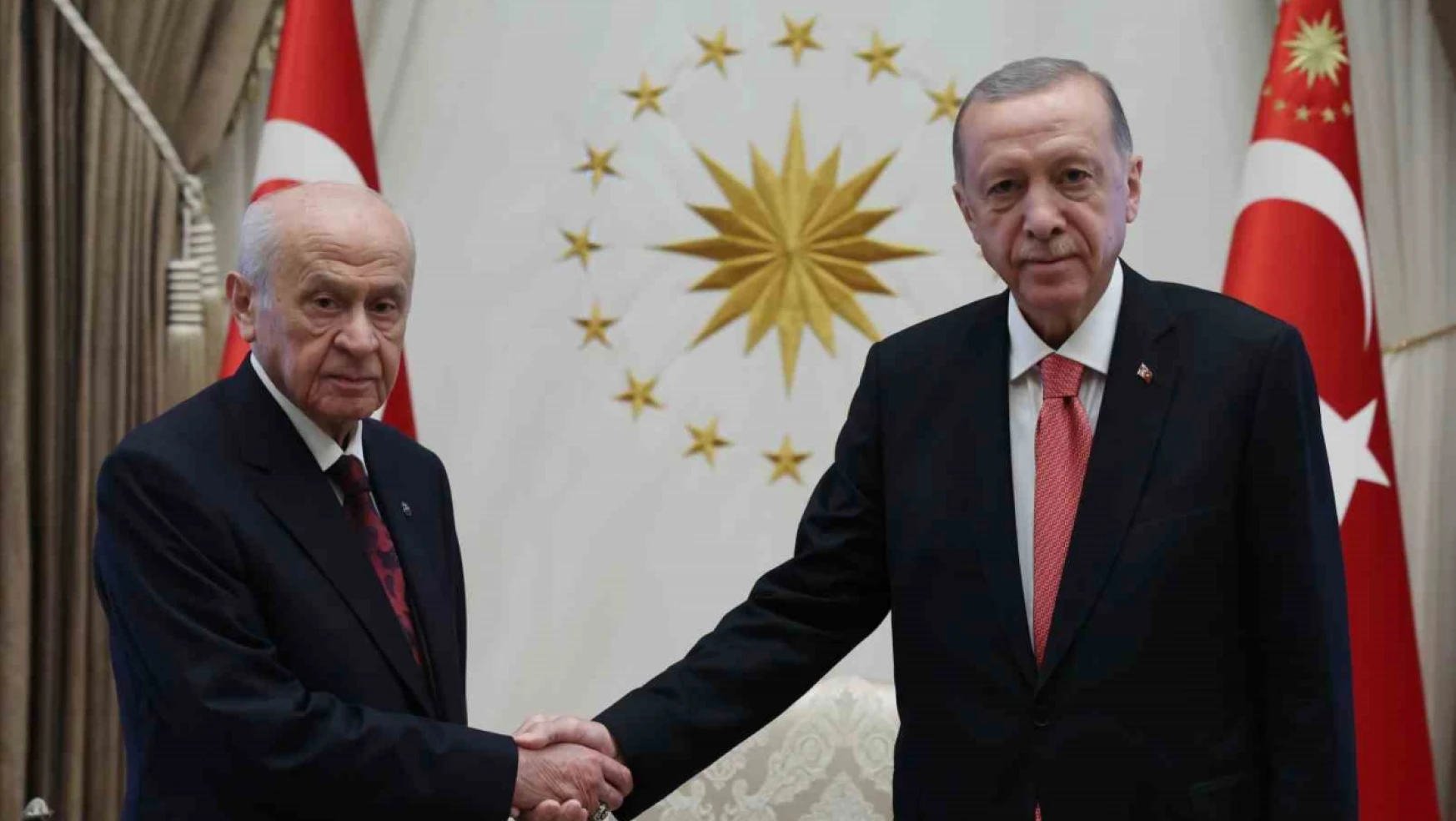 Cumhurbaşkanı Erdoğan, MHP Genel Başkanı Devlet Bahçeli'yi Beştepe'de kabul etti.