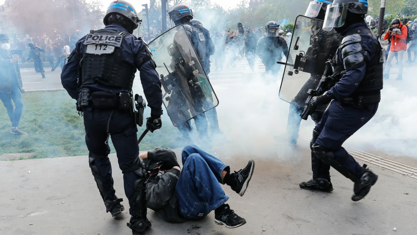 Fransa'daki 1 Mayıs gösterilerinde gözaltı sayısı 291'e yükseldi