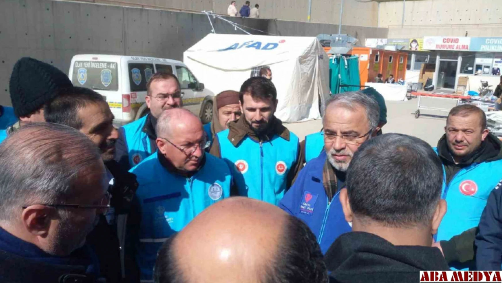 Hatay Kırıkhan'da bazı camilerde ezanlar ambulanstan okunuyor