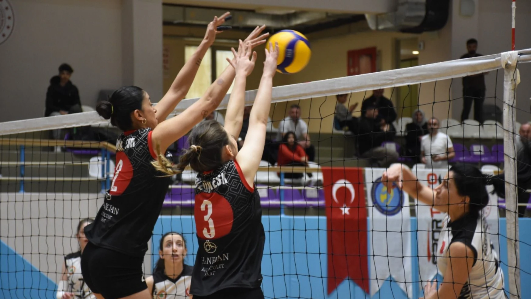 İşitme Engelliler Voleybol Türkiye Şampiyonası final maçları ile sona erdi