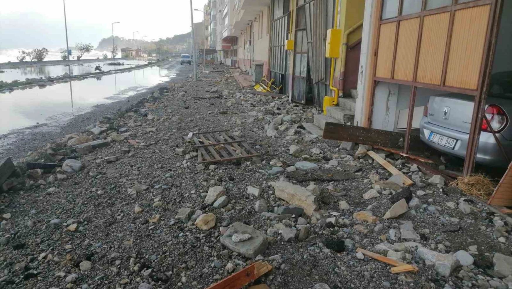 Kastamonu'daki fırtınada iş yerleri zarar gören vatandaşlara 3 milyon 134 bin ödeme