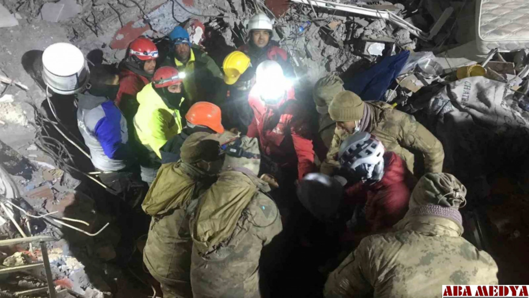 Malatya'da 45 saat sonra enkazdan 1 kişi daha sağ olarak kurtuldu