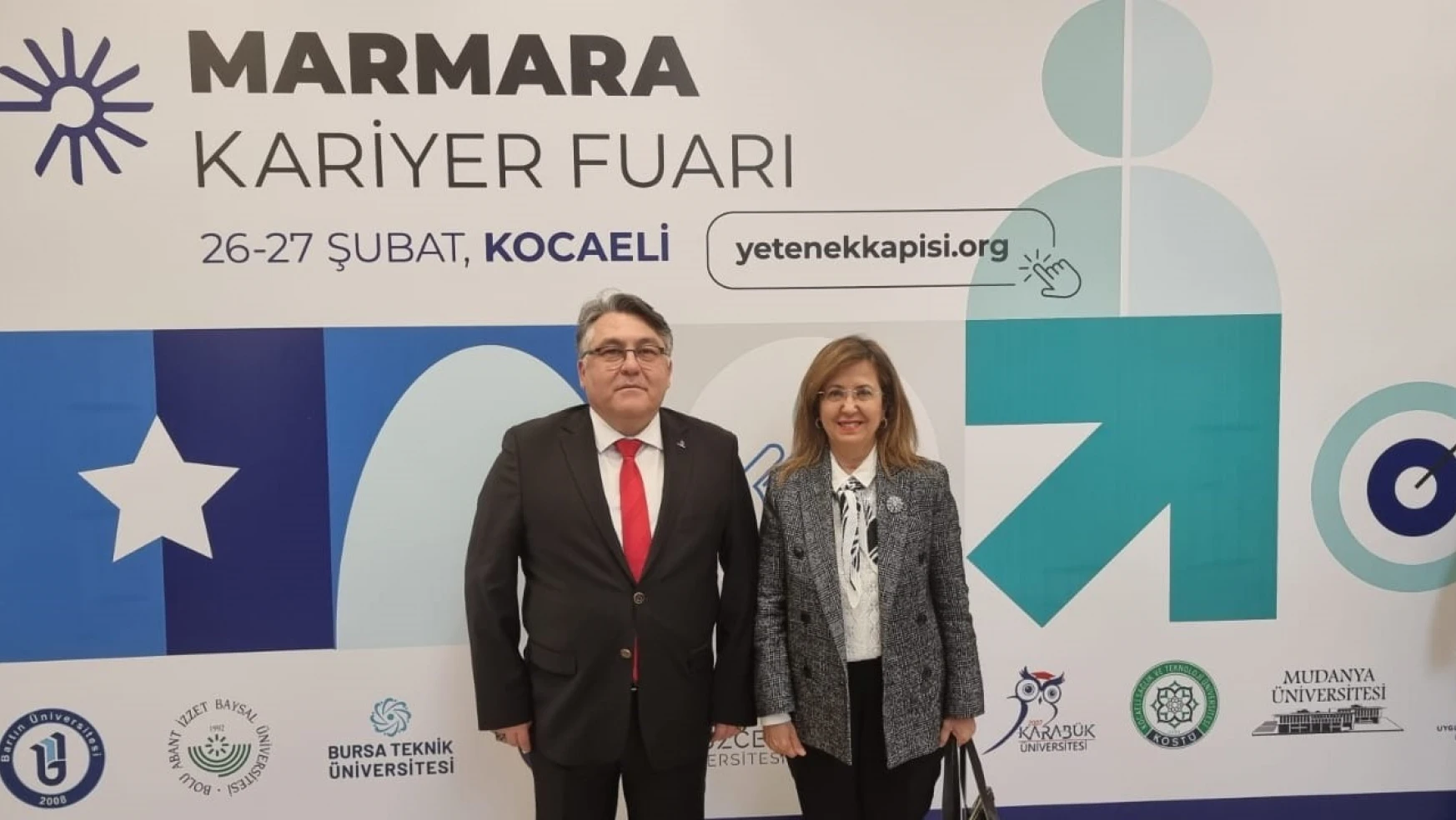 Rektör Özölçer Marmara Kariyer Fuarı'nın açılışına katıldı