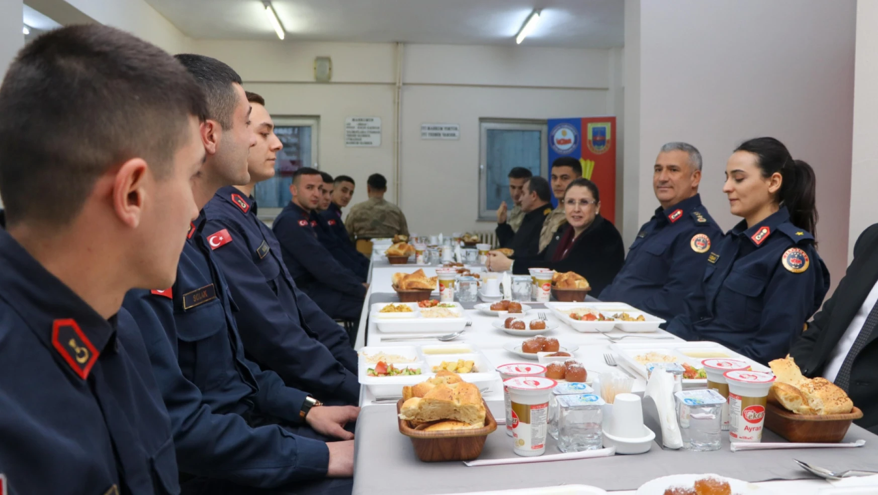 Vali Arslan Jandarma personeli ile iftarda buluştu