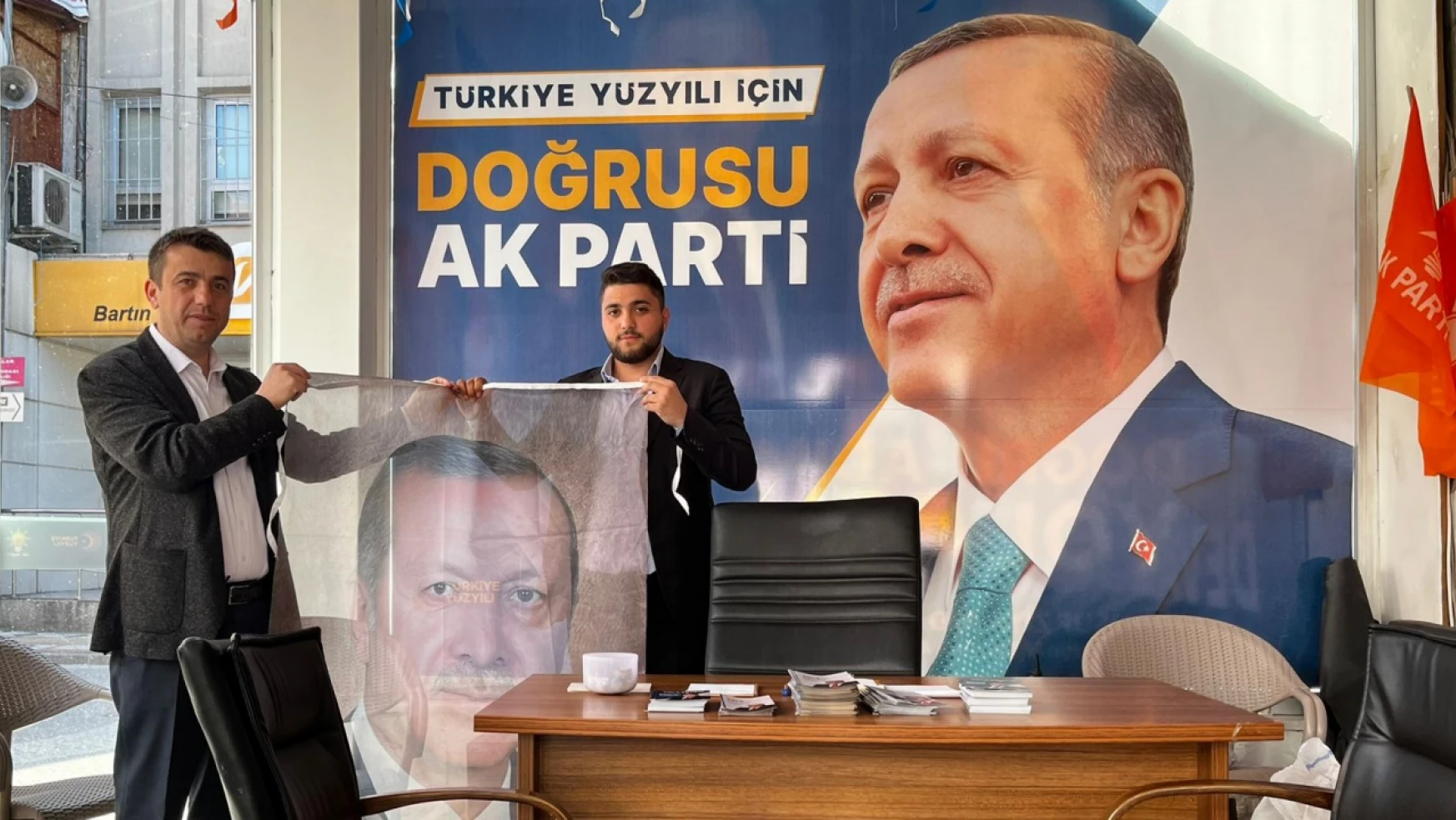 Yıldırım 'Vatandaşların Recep Tayyip Erdoğan sevgisi afişlere de yansıdı'