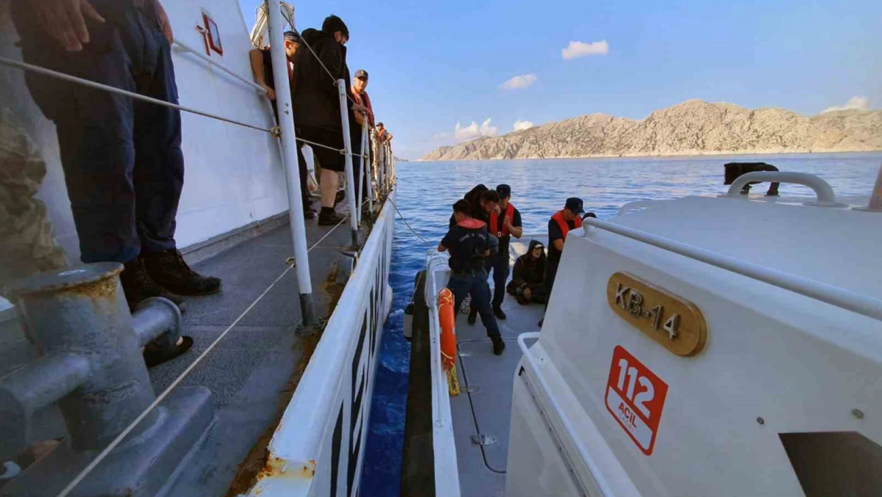 Yunanistan'ın geri ittiği 22 düzensiz göçmen kurtarıldı