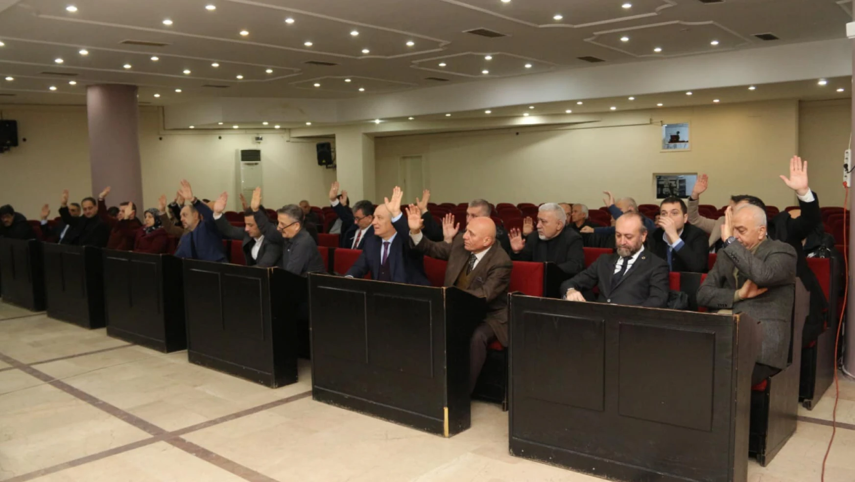 Zonguldak Belediyesi'nde iki meclis üyesi istifa etti