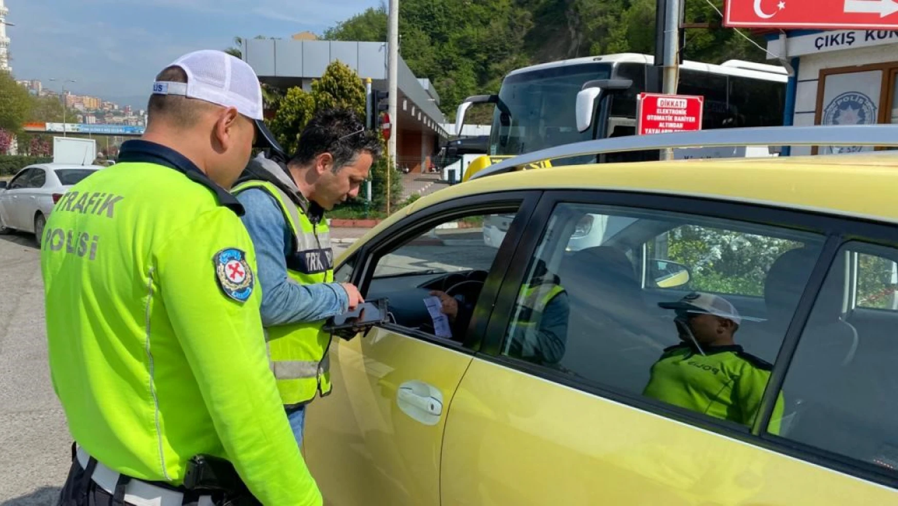 Zonguldak genelinde trafik ekipleri denetimleri artırdı