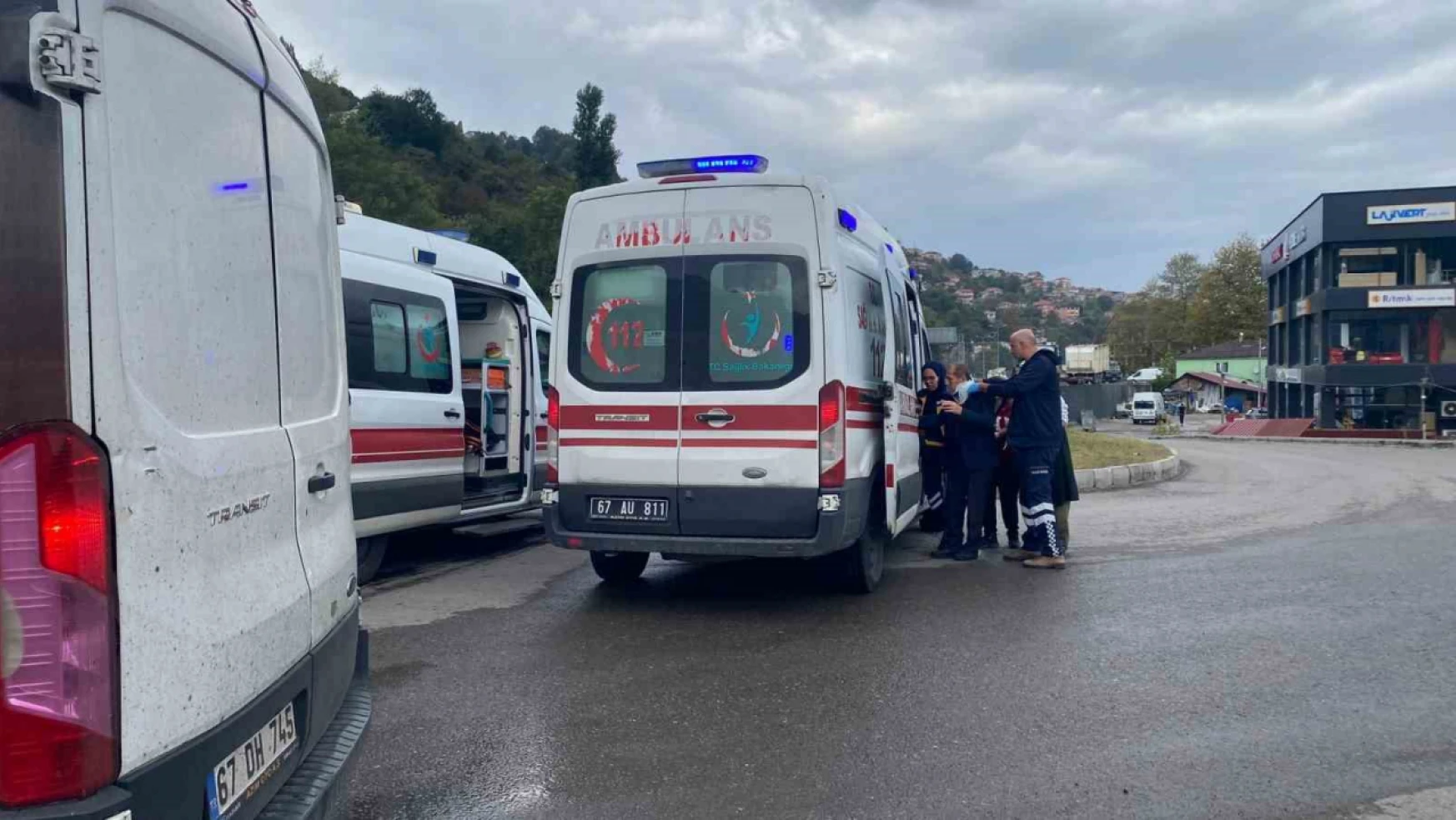 Zonguldak'ta iki aracın çarpıştığı kazada 3 kişi yaralandı