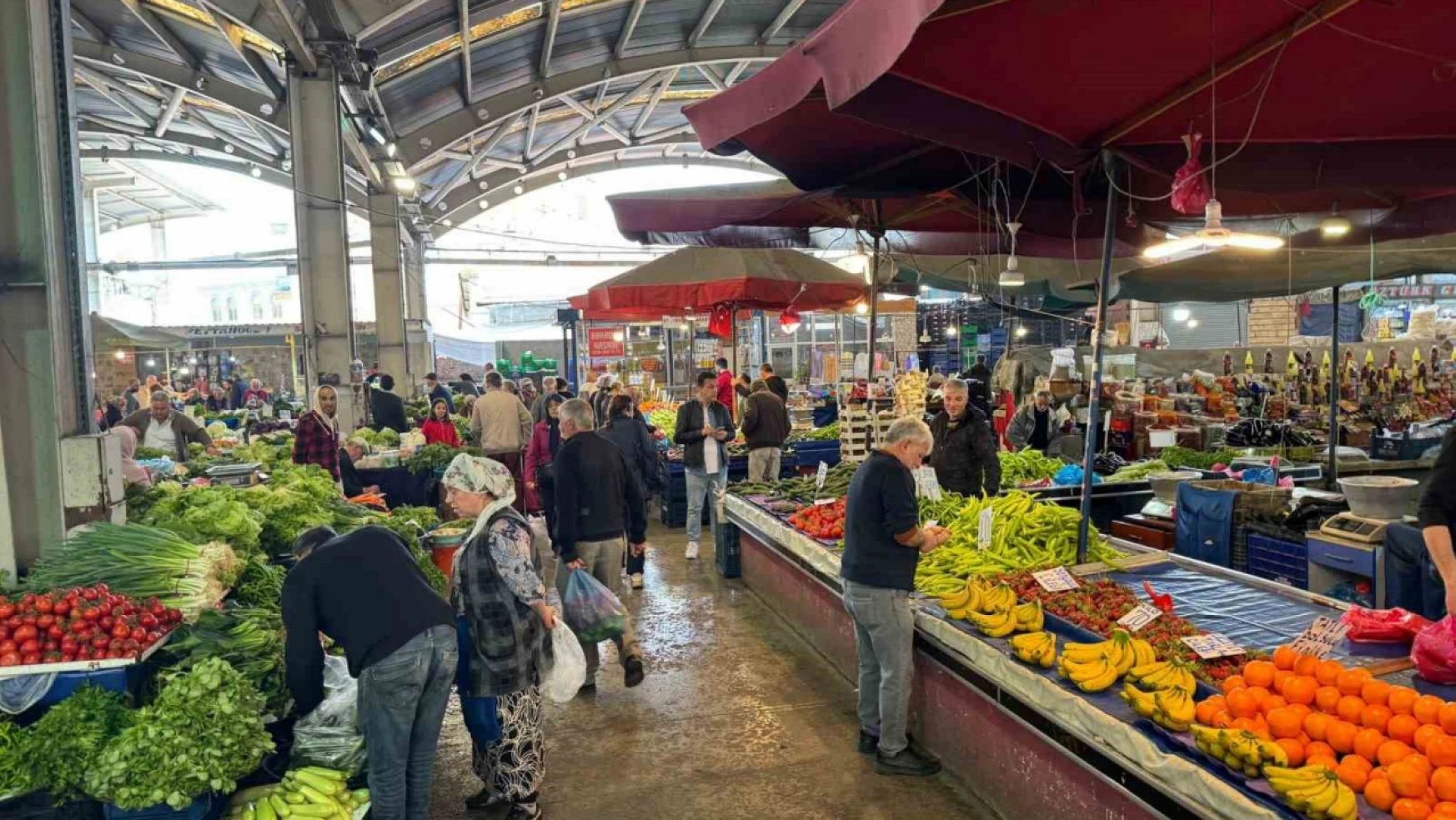 Zonguldak'ta semt pazarı boş kaldı