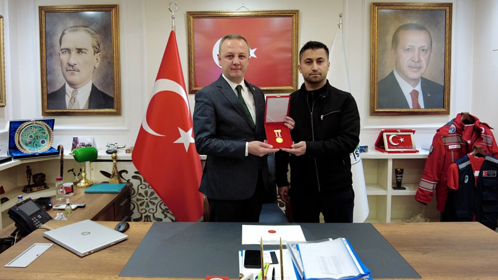 Zonguldaklı itfaiye erine üstün fedakarlık madalyası