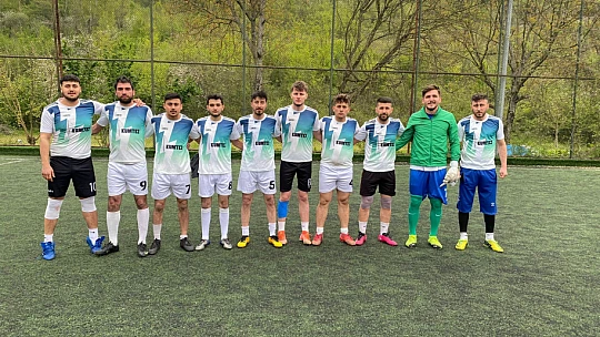 Turnuvaya Kirsinler damgası