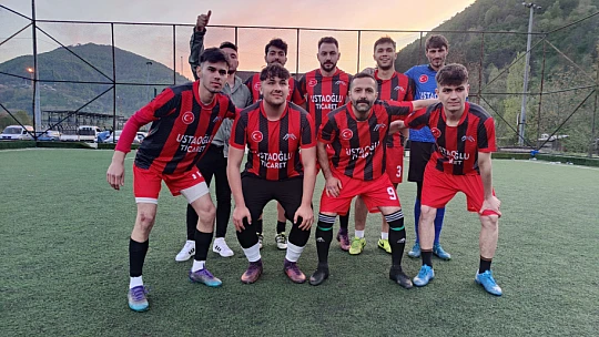 Turnuvaya Kirsinler damgası