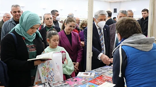 Kitap Fuarı 25'inci kez kapılarını araladı