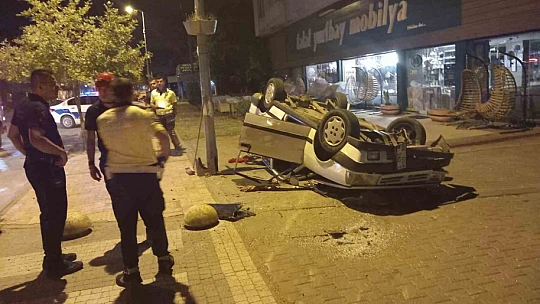 Alkollü sürücü karşı şeride geçerek takla attı: 2 yaralı