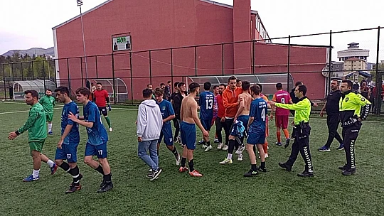 Amatör maçta ortalık karıştı