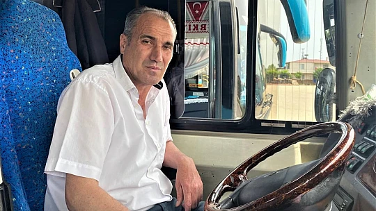 Yolculara kızıp otobüsü terketti