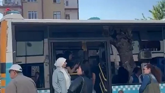 Yolculara kızıp otobüsü terketti