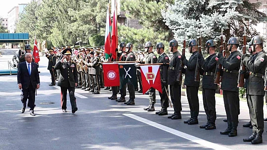Bakan Güler, Azerbaycanlı mevkidaşı ile bir araya geldi