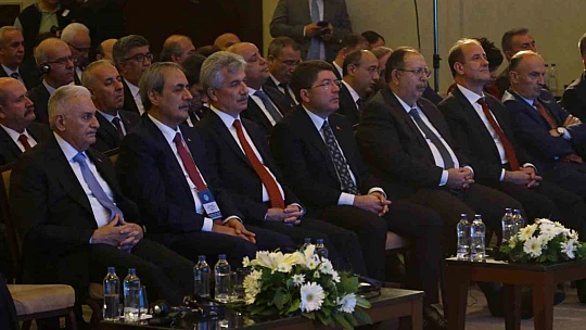 Bakan Tunç: 'Atılacak adımlar dünyamız için önemli fırsatlar oluşturacaktır'